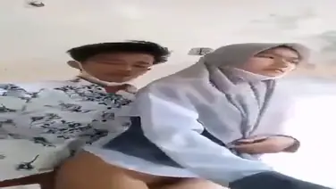 Ceweknya Mulus Kok Mau Sama Dia